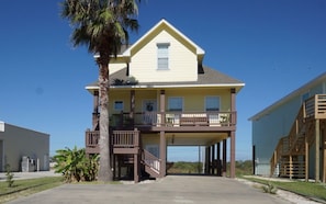 Mellow Yellow in Dolphin Point Subdivision view from Commerce Street