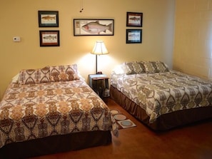 2 Queen Beds
