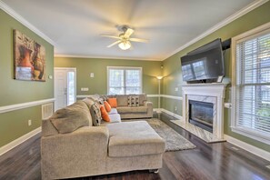 Living Room | Decorative Fireplace | Flat-Screen TV