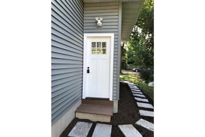 Private entrance 