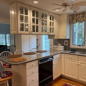 Kitchen with breakfast bar