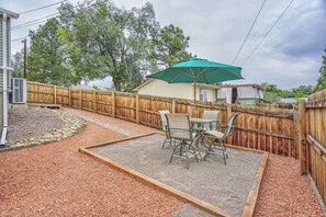 Outdoor table and chairs