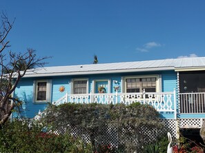 Side view of home/ side patio & entrance