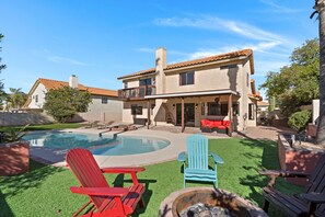 Pool-side Southwestern Paradise is your ultimate Tucson gateway!