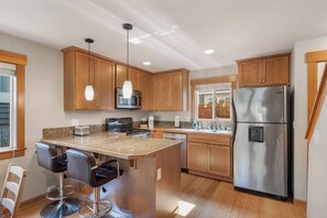 The local area offers many fantastic restaurants, but we also have a fully equipped kitchen if you are craving a tasty homemade meal.
