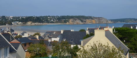 Vista para praia/oceano