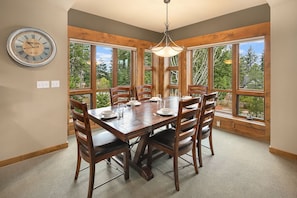 Lookout Mountain: - Dining table for 6.