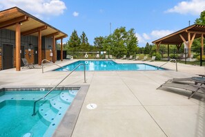 Lookout Mountain: - Shared pool and hot tub at the Trailhead Condo. Open during the summer only.