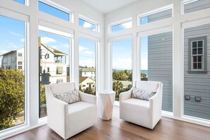 4th floor living room