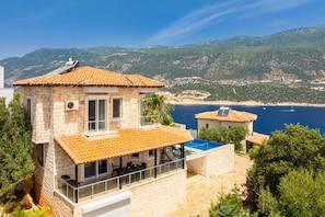 Beautiful villa with private pool and terrace with sea views