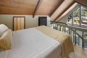 Cabin 3 bed upstairs