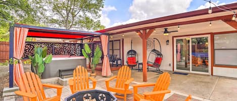 San Antonio Vacation Rental | 4BR | 2BA | 2,313 Sq Ft | Step-Free Access