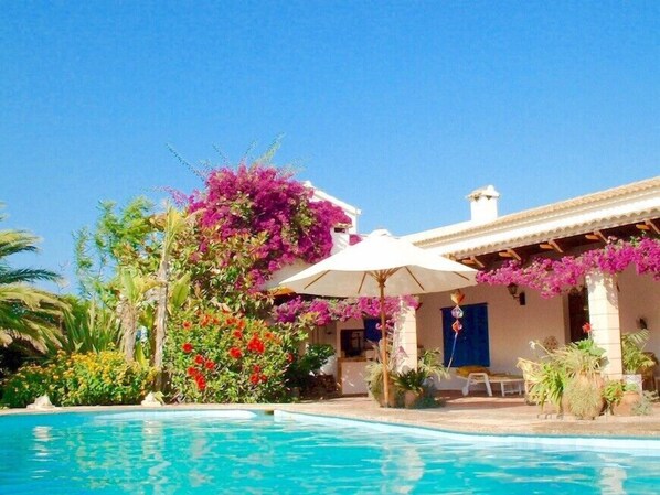 https://www.sealandvillas.com/media/imagestore/fe56f361-2d1c-4c32-b397-ab619477f717.jpg