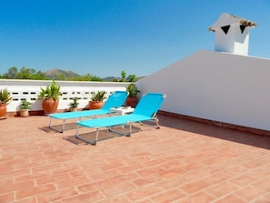 https://www.sealandvillas.com/media/imagestore/dbcff396-d7c2-4736-9d67-14b4f76adc55.jpg