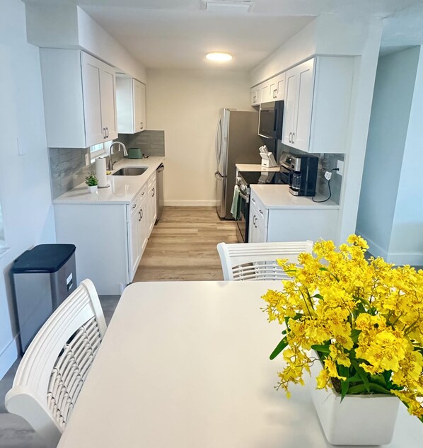 Full size Kitchen 