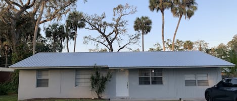 Front yard/ Street view