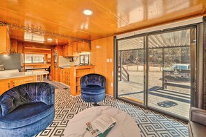 Living Room | Sleeper Sofa | Smart TV | Central Heating & Air Conditioning