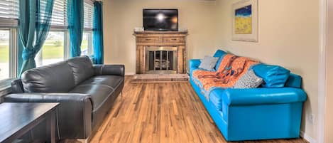 Harkers Island Vacation Rental | 3BR | 2BA | 1,650 Sq Ft | 2 Steps to Enter