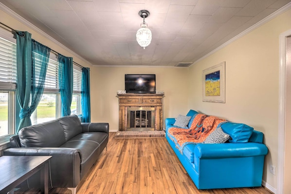 Harkers Island Vacation Rental | 3BR | 2BA | 1,650 Sq Ft | 2 Steps to Enter