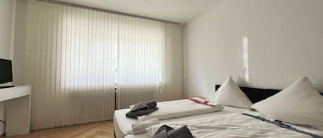 Apartment, 50 qm, 3 Schlafzimmer mit jeweils einem Doppelbett, max. 6 Personen-Schlafzimmer 1