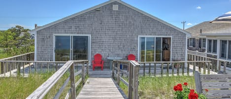 Welcome to 215 Phillips Road, Sagamore Beach!