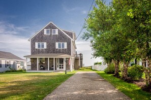 Front of the home from the street.