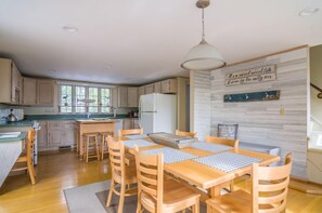 Kitchen/Dining area.