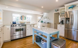 Beautifully updated kitchen with stainless steal appliances.