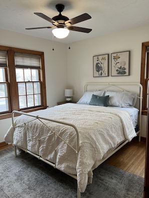 Front queen bedroom