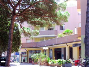 Propriété, Bâtiment, Maison, Architecture, Quartier, Domicile, Immobilier, Usage Mixte, Arbre, Zone Résidentielle