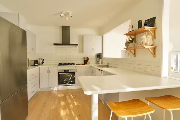 Full kitchen
