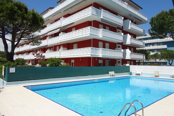 Holiday Home Swimming Pool