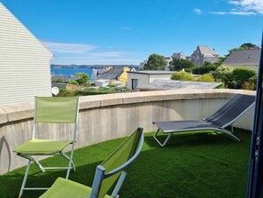 La terrasse avec vue sur la baie de Camaret