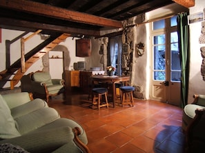 Maison d'Estella living room