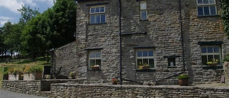 Hill Top Cottage in Walden dale near West Burton in the Yorkshire Dales