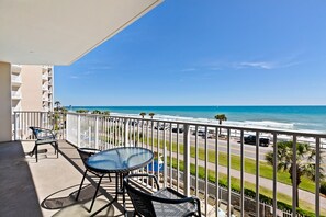 23-Majestic-Sun-302B-Balcony