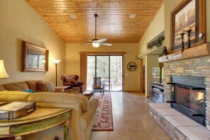 Living Room | Smart TV | Gas Fireplace