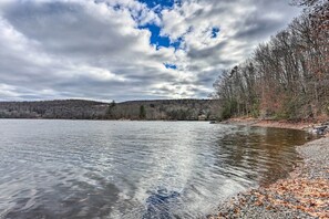 Lake Wallenpaupack | Access to Picnic Area, Community Pool & Recreation Center