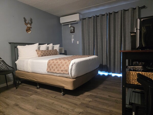 Studio queen bed