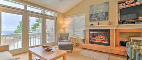 Glen Arbor Vacation Rental | 3BR | 2.5BA | 1,550 Sq Ft | Access Only By Stairs