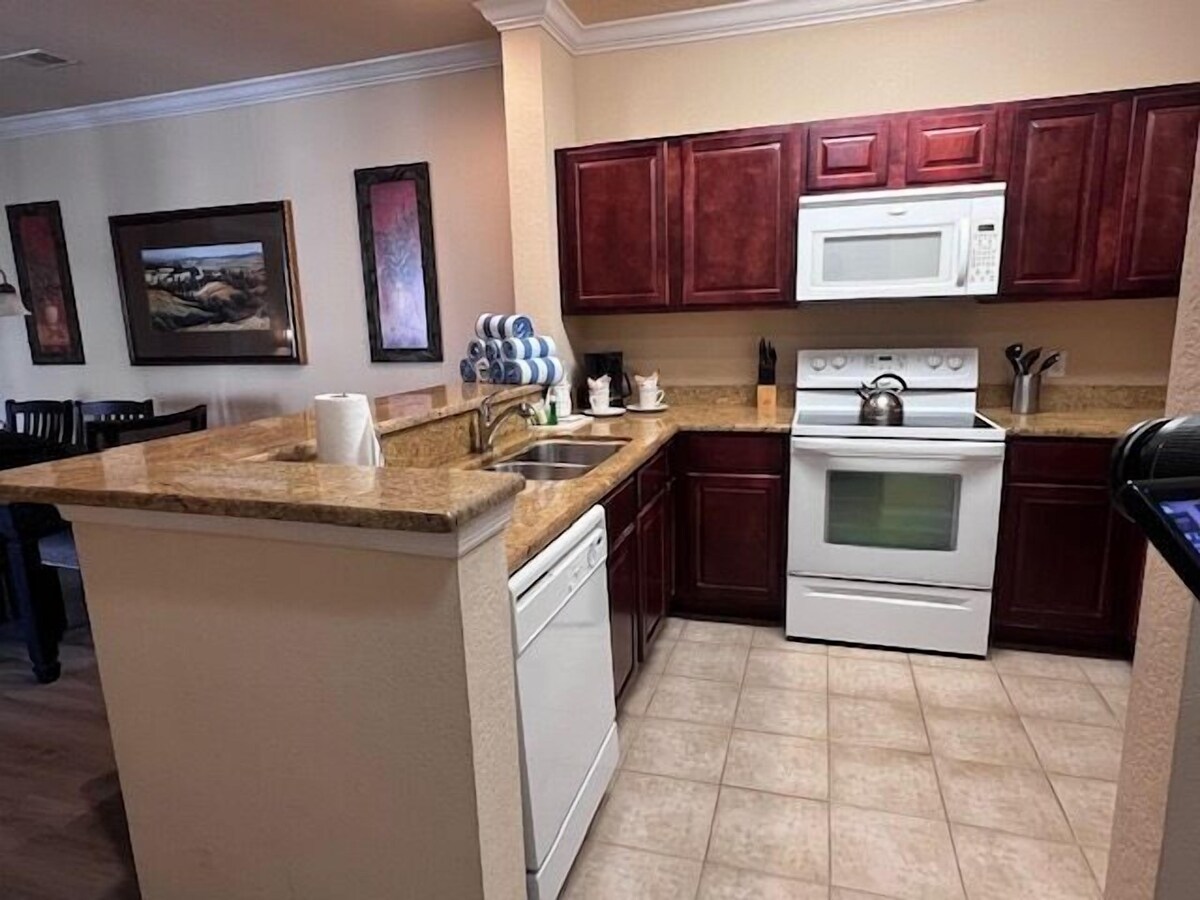 1351TUL 1301: 3/2 Condo In Tuscana Resort Bright And Spacious!