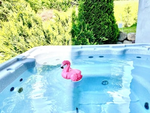 Jacuzzi accessible toute l’année.