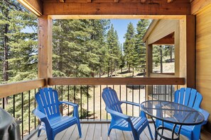 Serene Vacation Getaway Deck