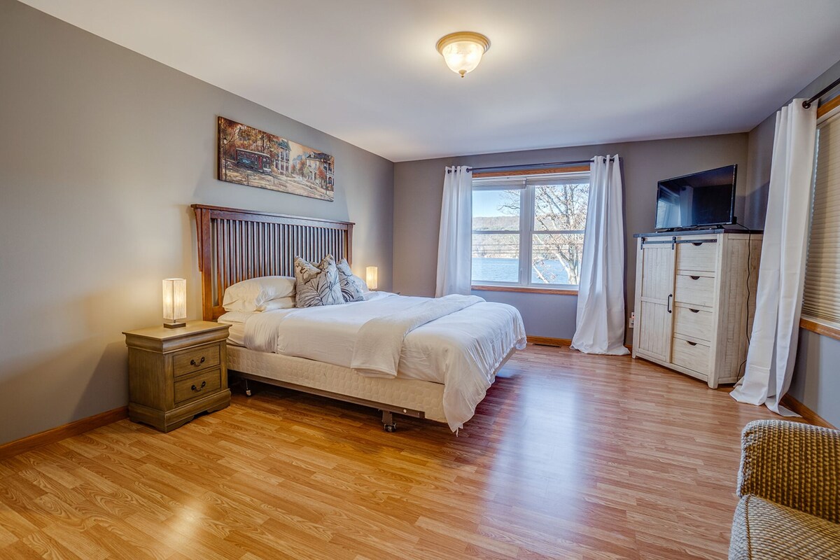 Happy Daze | 5 Bed, 3 Bath