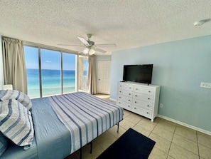Large king bedroom with 50" TCL smart TV and cable with HBO