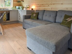 Living area | Lakeview Lodge - Hillcroft Farm Pods, Crowhurst