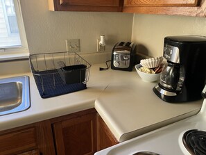 Kitchen amenities (prior to renovations)