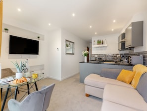 Open plan living space | Estuary View, Exmouth