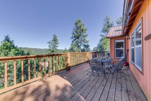 Deck Dining & Views