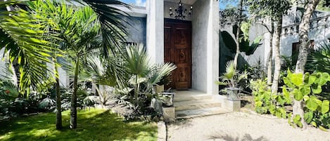 Casa Halo - Main Entrance